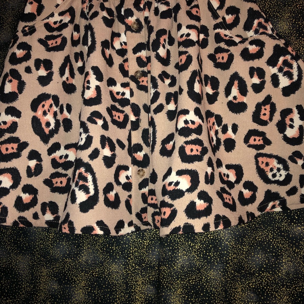 Clothes - Picture 3 of 8